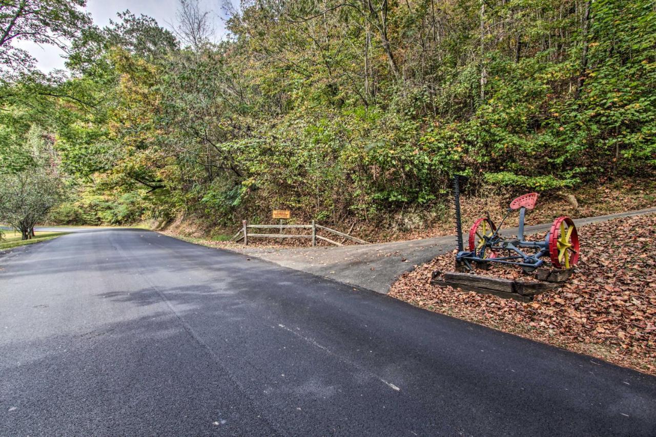 Pigeon Forge Scenic Solitude With Private Hot Tub! Ngoại thất bức ảnh